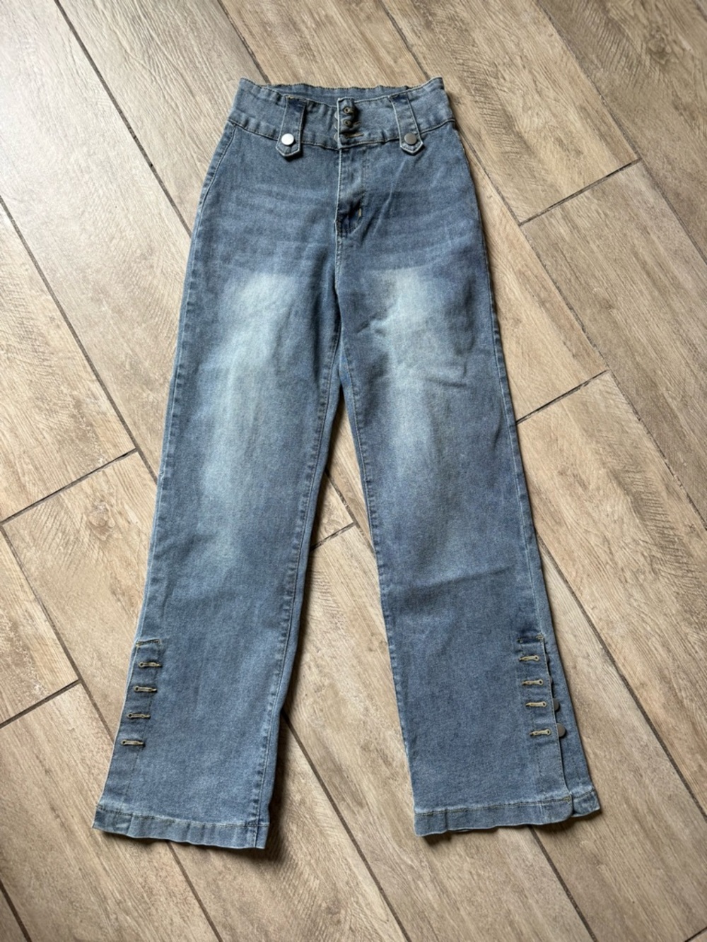 High-Rise Wide Leg Juniors Jeans — Faded Blue